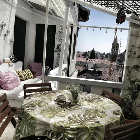Pansiyon Ramaya, Casa D'artista