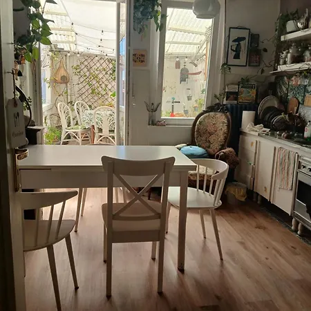 Quarto em Acomodações Particulares Ramaya, Casa D'artista Biella